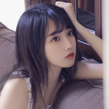 相关搜索 清新美女头像图片 清新美女头像照片 自然美女头像图片