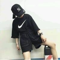 穿耐克的女生头像