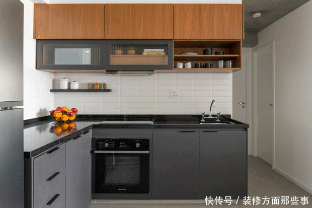 客厅圆形拐角橱柜