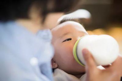 新生儿第12天喝多少奶