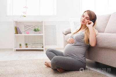 孕妇能戴耳机听歌吗