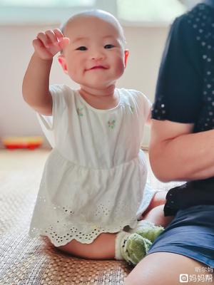 宝宝闭着眼睛大哭不停