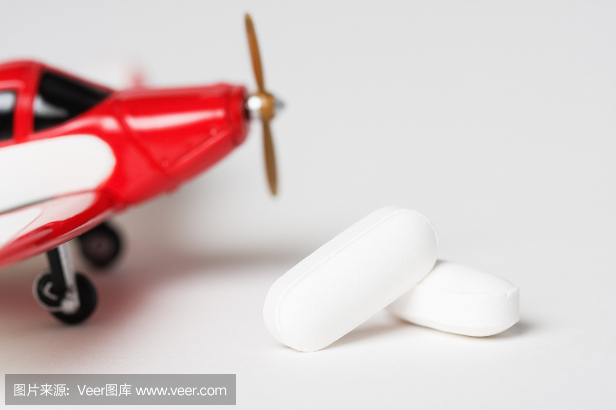 飞机上可以带胶囊药吗