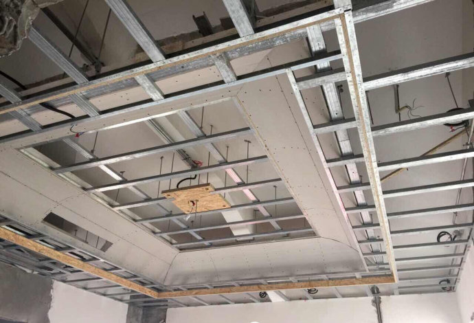 吊顶副龙骨长度怎么算