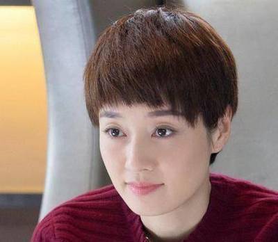 什么样的烫发显年轻