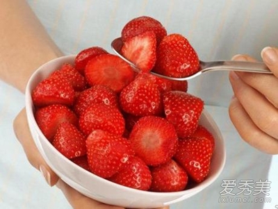 孕妇可以擦红花油吗