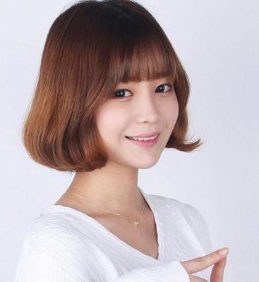 女生怎么弄三七分发型