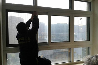 窗户密封条更换