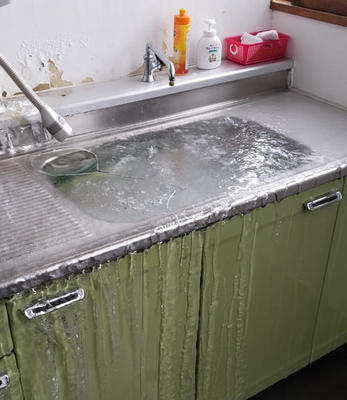 厨房位置在漏水漏水