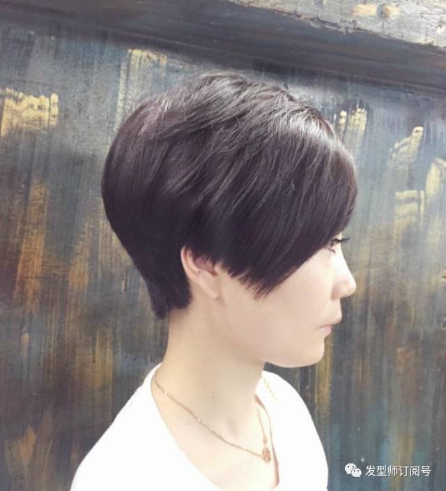 露耳短发发型女