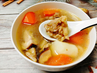 香菇萝卜鸡汤的做法
