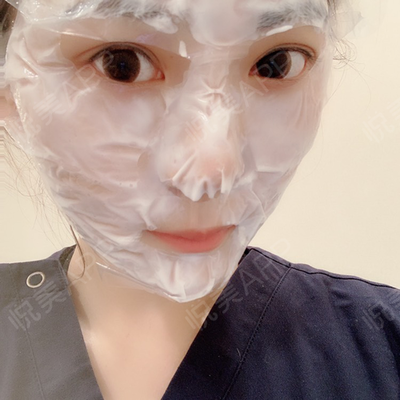 做了假体长痘痘