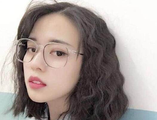 泡面头 短发