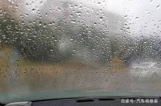 下雨天开空调