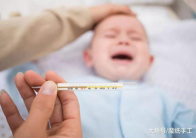 一个月小孩发烧怎么办