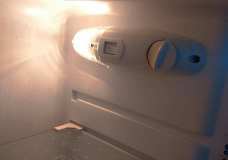 冰柜外面热的烫手怎么回事