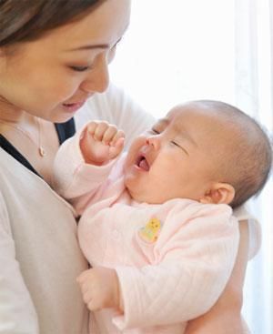 孩子几个月可以竖抱