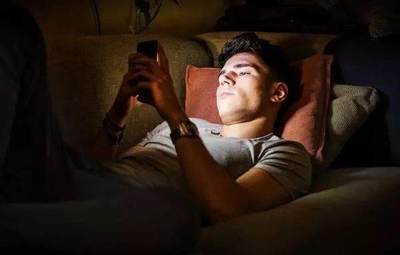 男朋友睡眠不足长痘痘