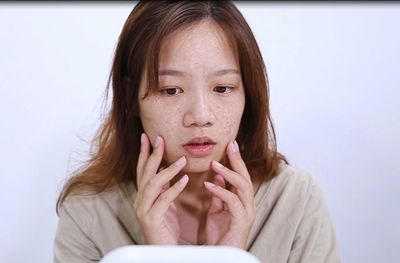 脸上长痘痘用打针