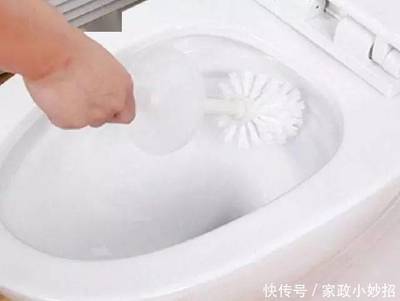 马桶黑色污垢怎么去除