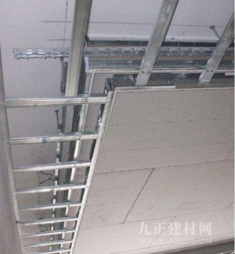 龙骨吊顶多少钱一平方