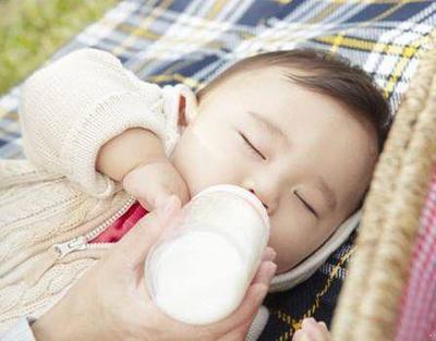 宝宝喝了变质的母乳怎么办