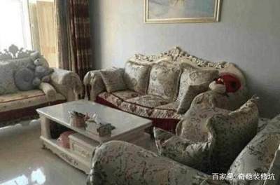 客厅沙发挂结婚照好吗