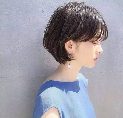 露耳短发发型女