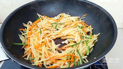 土豆韭菜怎么一起炒菜