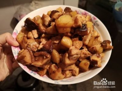 鸡肉炒土豆香菇的做法