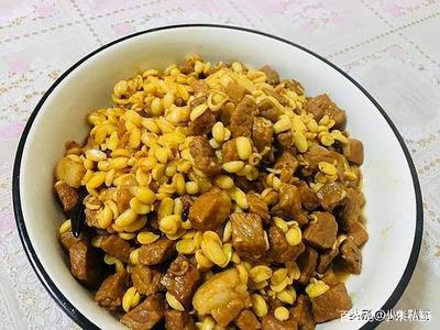 黄豆焖肉粒的做法大全家常