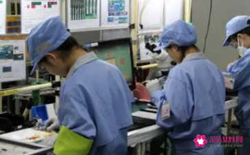 梦见自己在工厂上班