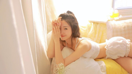 蕾丝美女电脑壁纸
