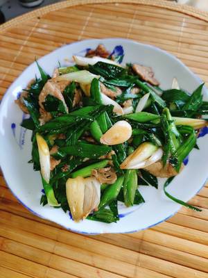 大蒜苗烧肉的做法大全家常