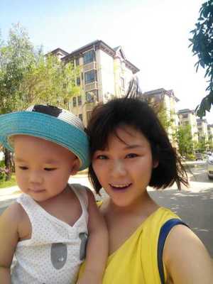 月子里宝宝吃母乳拉稀正常吗