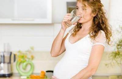 怀孕7个月了每天要喝多少水