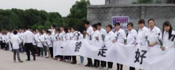 做梦梦到送葬