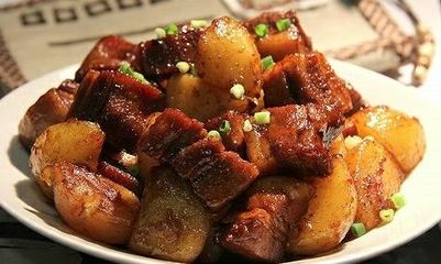 红焖肉炖土豆制作方法