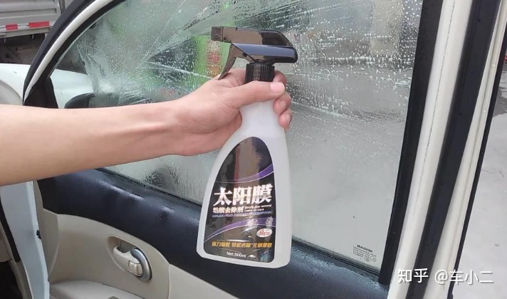 玻璃上的粘胶怎么去除