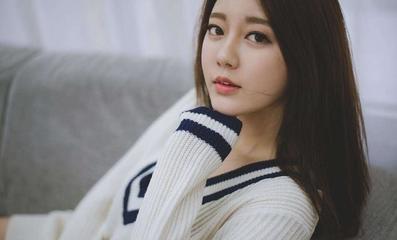 天生桃花命的生肖女