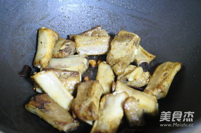 排骨炖蘑菇的家常做法