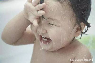 宝宝大便恶臭怎么回事