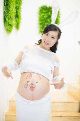 妈妈怀宝宝