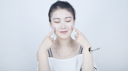 痘痘肌的四个成因