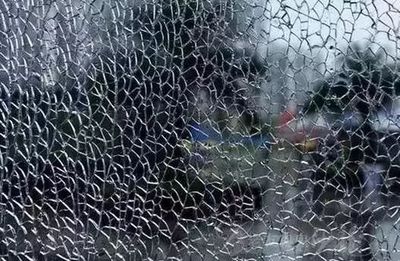 钢化玻璃容易碎吗