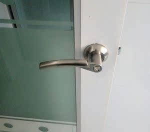 厨房门锁不住
