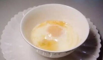 两个鸡蛋蒸蛋要多少水