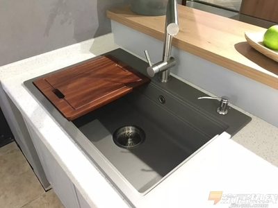 厨房水槽石英石台面