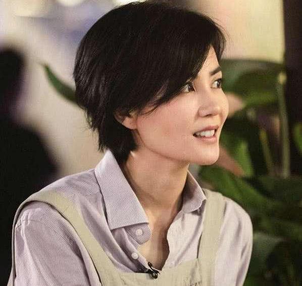 短发烫发头