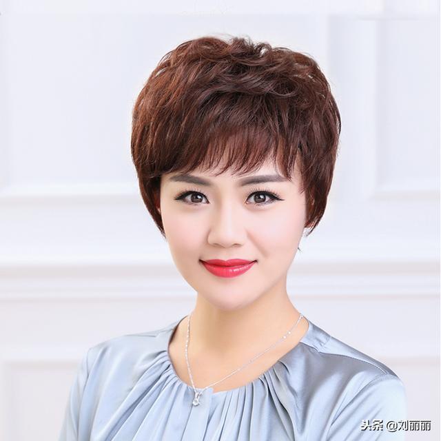 胖脸女人什么发型好看